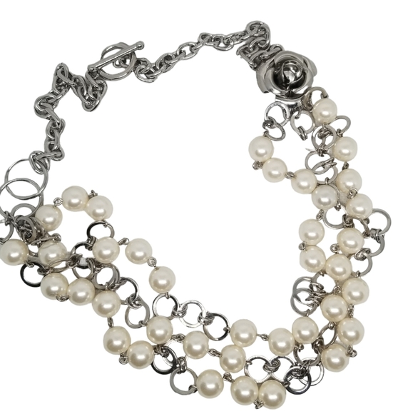 VINTAGE SILVERTONE & FAUX PEARL LAYERED CHAIN NECKLACE - Picture 4 of 6